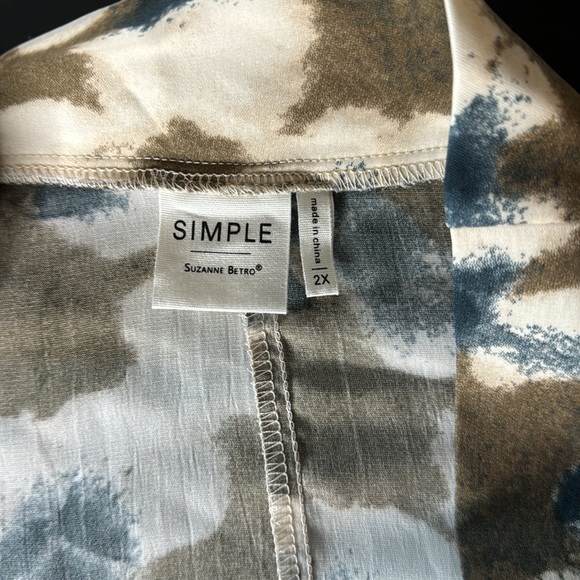 Kimono open front top Size 2X Fits from a medium if you like a oversized look - Picture 7 of 8